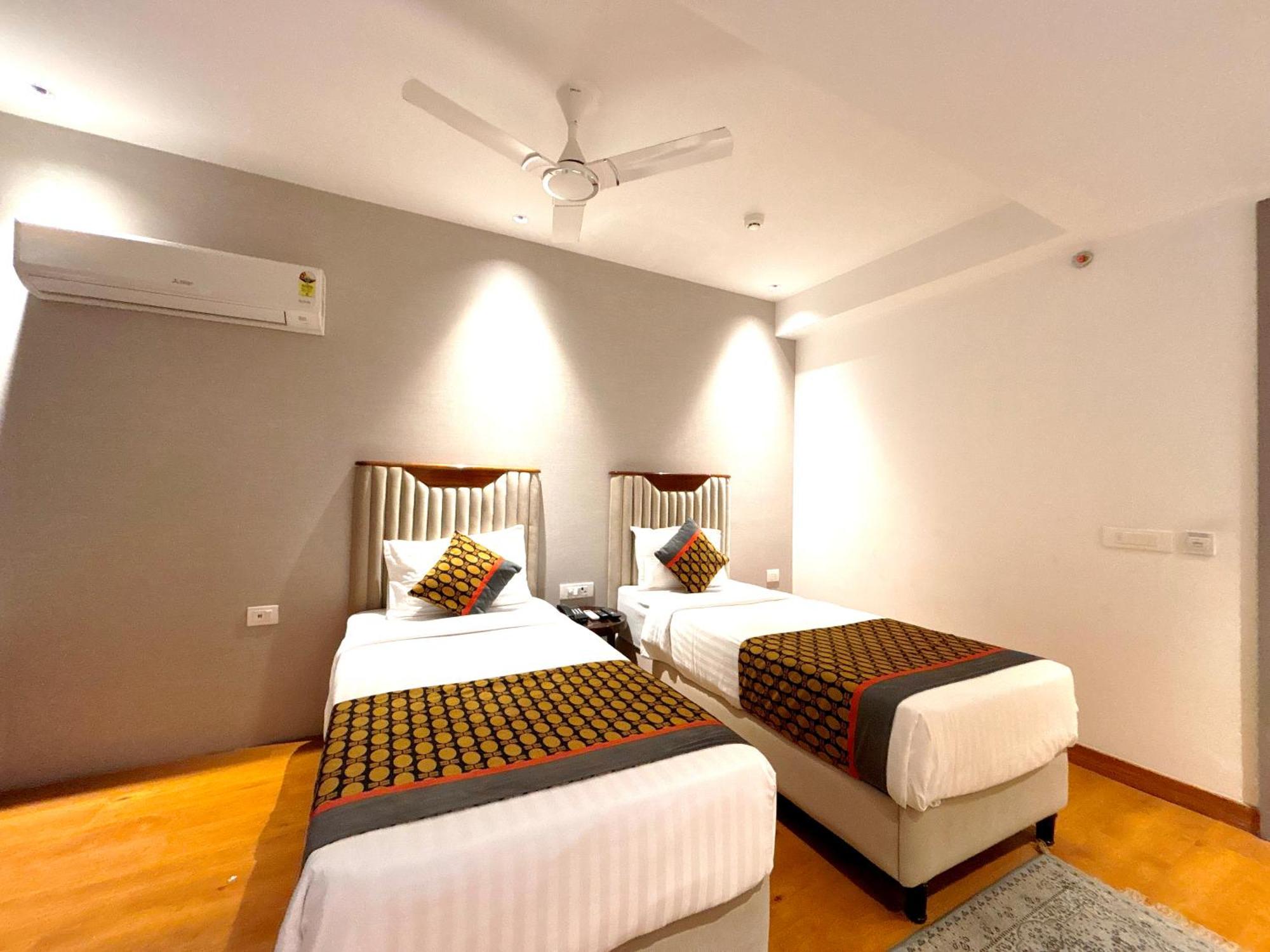 Hotel Arch The Lohias Neu-Delhi Exterior foto